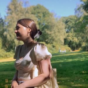 Meet your Posher, Alisha